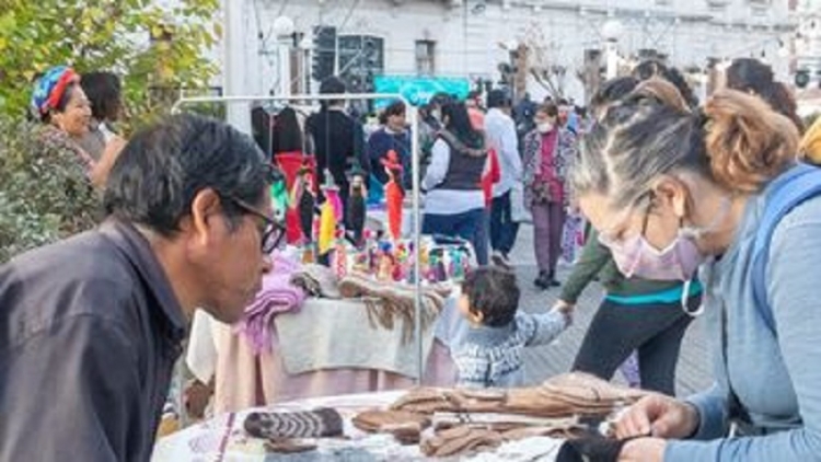 Feria Provincial de artesanos y artesanas