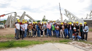Ciudad Deportiva: montaje de arcos para la cubierta del estadio