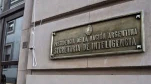 El Gobierno desplaz&oacute; a Neiffert de la SIDE y design&oacute; a Auguadra