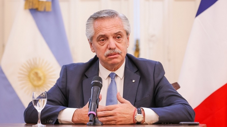 El presidente padece &laquo;hernia de disco lumbar&raquo; y se indic&oacute; &laquo;reposo&raquo;