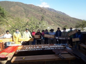 Taller de carteler&iacute;a en madera en los Valles de Altura