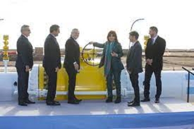 El Gobierno inaugur&oacute; Gasoducto N&eacute;stor Kirchner con llamado a &laquo;unidad&raquo; y reconocimiento de la gesti&oacute;n
