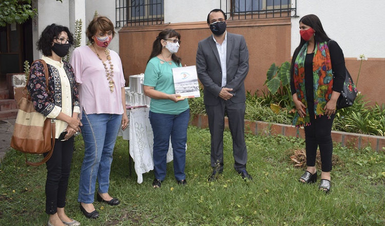 Entrega de minuta por 10&deg; aniversario del refugio transitorio &ldquo;un lugar de esperanza&rdquo;