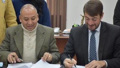 Firman convenio para capacitaci&oacute;n en programa "Adolescentes en conflicto"