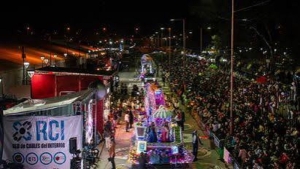 Ante una multitud, las carrozas son protagonistas de la FNE en Ciudad Cultural