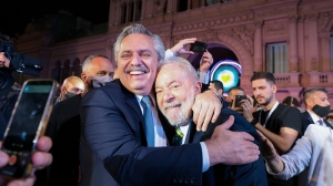 Fern&aacute;ndez celebr&oacute; la decisi&oacute;n de la ONU de reconocer la persecuci&oacute;n que sufri&oacute; Lula
