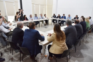 Bahillo se reuni&oacute; con ministros provinciales y la Mesa de Enlace para evaluar medidas por la sequ&iacute;a