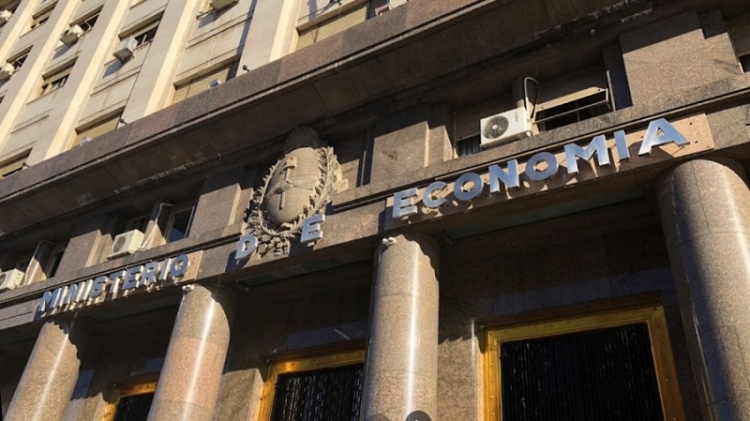 El Ministerio de Econom&iacute;a cancel&oacute; $10.000 millones de adelantos del BCRA