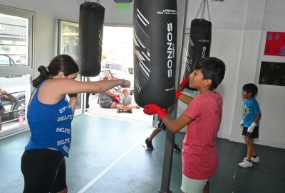 En el mes de la mujer exitosa clase abierta en la Escuela Municipal de Boxeo &ldquo;Pumita Carabajal&rdquo;