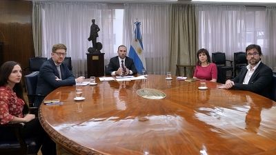 "Somos flexibles, a&uacute;n estamos a tiempo para cerrar un acuerdo sustentable", dijo Guzm&aacute;n