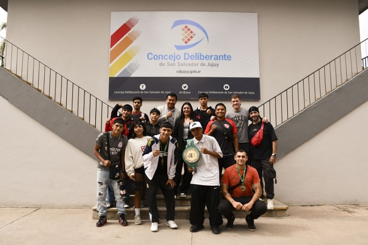 Concejales recibieron a la delegaci&oacute;n juje&ntilde;a de boxeadores que particip&oacute; del torneo &ldquo;Verde y Oro&rdquo;