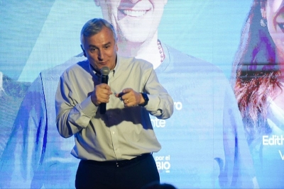 &ldquo;Tenemos que darle una paliza en las urnas a los que se dieron vuelta, se vendieron y se entregaron&rdquo;, alent&oacute; Morales en Arroyito