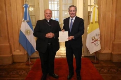 El nuevo nuncio apost&oacute;lico se reuni&oacute; con Quirno y crecen las expectativas por una visita del papa Le&oacute;n XIV