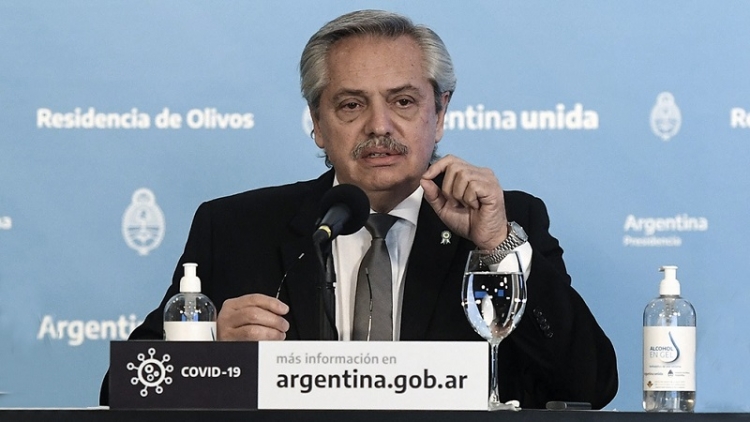 Fern&aacute;ndez: "No hay experiencias en el mundo sobre el coronavirus en barrios populares"
