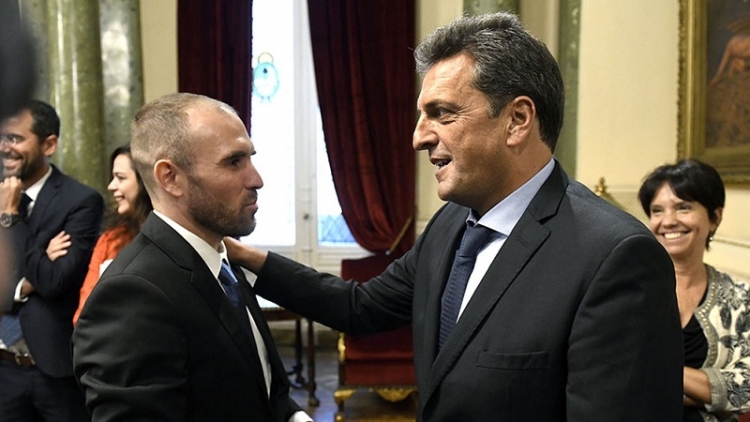 Guzm&aacute;n: "En la renegociaci&oacute;n de la deuda, la sociedad argentina est&aacute; primera"