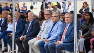 El gobernador entreg&oacute; las llaves de la casa propia a 70 familias de San Pedro