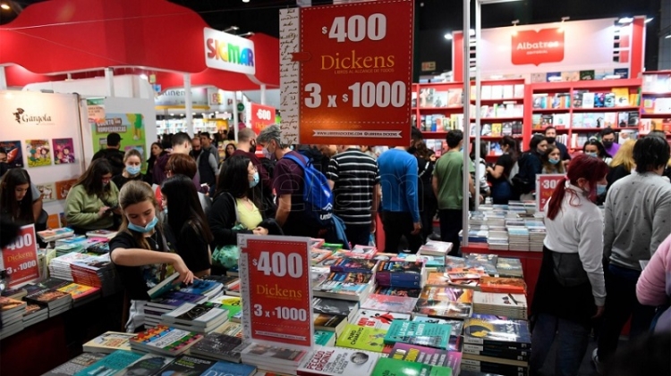 Despu&eacute;s de una ausencia de dos a&ntilde;os, la Feria del Libro confirm&oacute; su enorme masividad