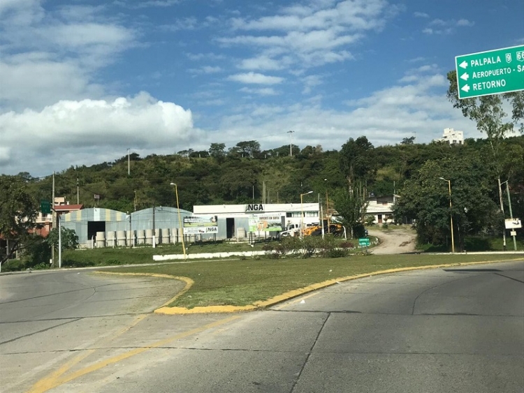 Desmalezado y mantenimiento de espacios verdes urbanos