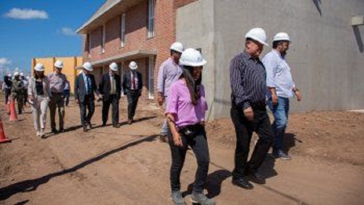 Autoridades recorrieron la obra donde funcionar&aacute; el Complejo Penitenciario en Chalic&aacute;n