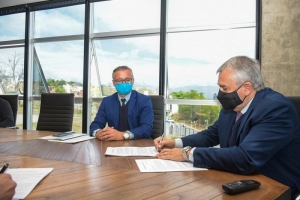 La Provincia acord&oacute; venta de energ&iacute;a que producir&aacute;n las plantas fotovoltaicas de Ejesa
