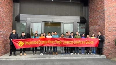 Estudiantes juje&ntilde;os visitaron la f&aacute;brica de litio Gotion High Tech