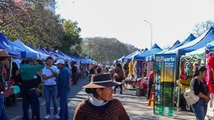 "Regiones Vivas" re&uacute;ne en la capital a productores, emprendedores y artesanos de toda la provincia