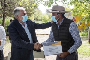 Yavi Chico. Morales entreg&oacute; fondos PROCANOR para el desarrollo de productos andinos