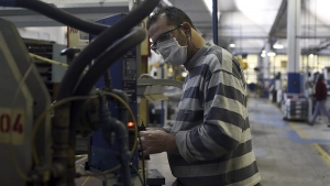El Estado invertir&aacute; 37.000 millones de pesos para pagar salarios de mayo a privados
