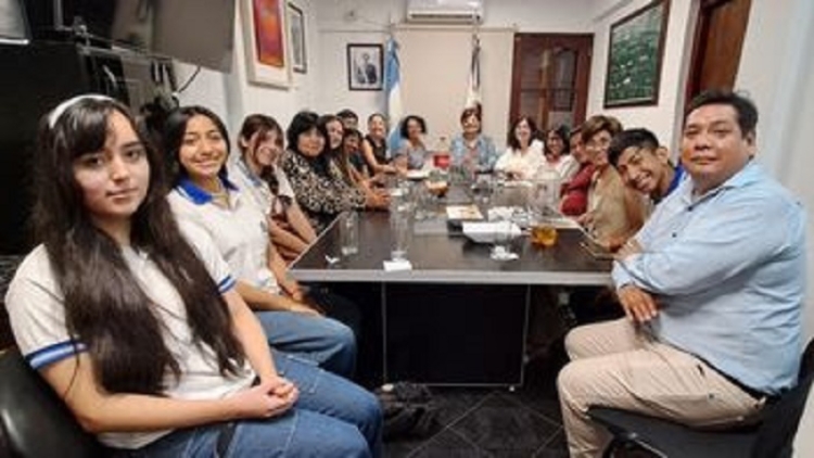 Colegios recibieron premios por su compromiso ambiental en la FNE