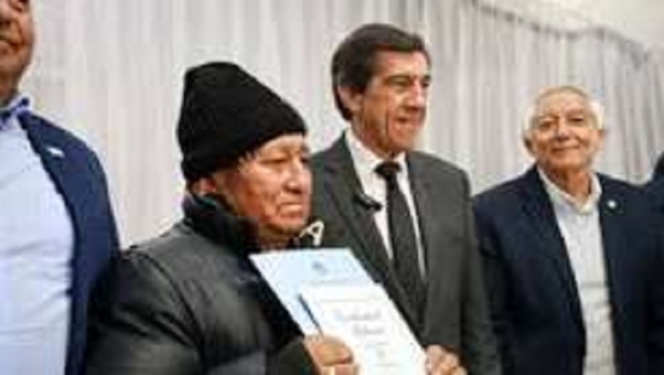 Sadir entreg&oacute; escrituras de propiedad a 176 familias de Perico