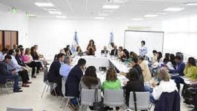 Encuentro entre funcionarios de Educaci&oacute;n y diputados