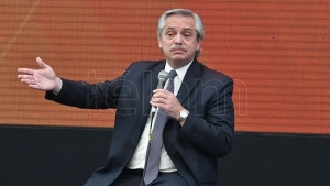 El Presidente pondr&aacute; en marcha 25 obras en 15 provincias y visita una f&aacute;brica