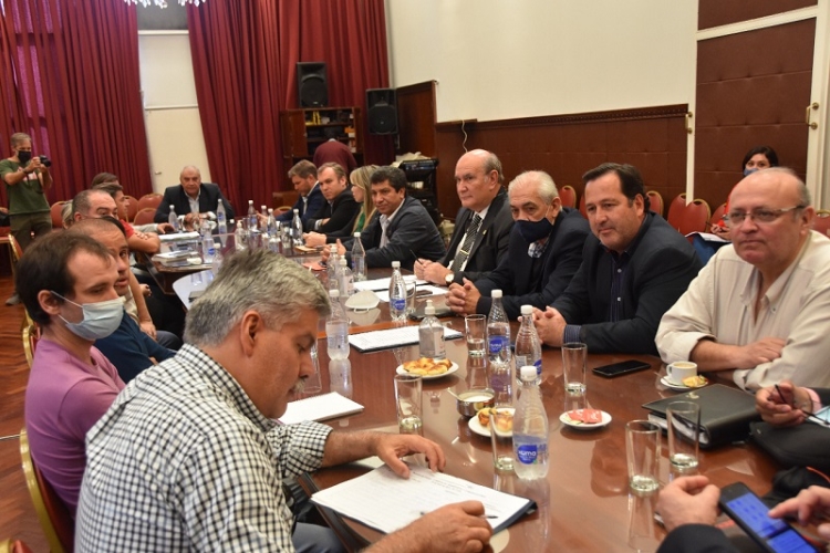 Nueva reuni&oacute;n de la comisi&oacute;n de transporte con los transportistas