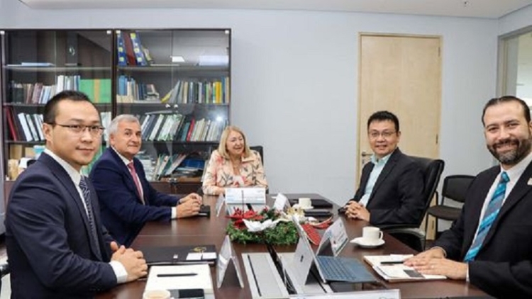Morales busca inversores en Panam&aacute; para proyectos de litio, movilidad el&eacute;ctrica y energ&iacute;as renovables