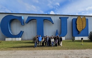 Estudiantes de Ingenier&iacute;a Qu&iacute;mica recorrieron las instalaciones de la Cooperativa de Tabacaleros de Jujuy