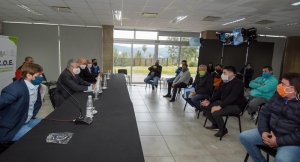 Reuni&oacute;n entre el gobierno y empresas transportistas