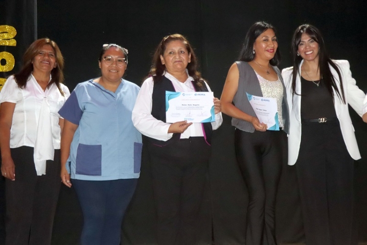 161 alumnos egresados en el cierre de ciclo lectivo 2025 del centro de formaci&oacute;n profesional