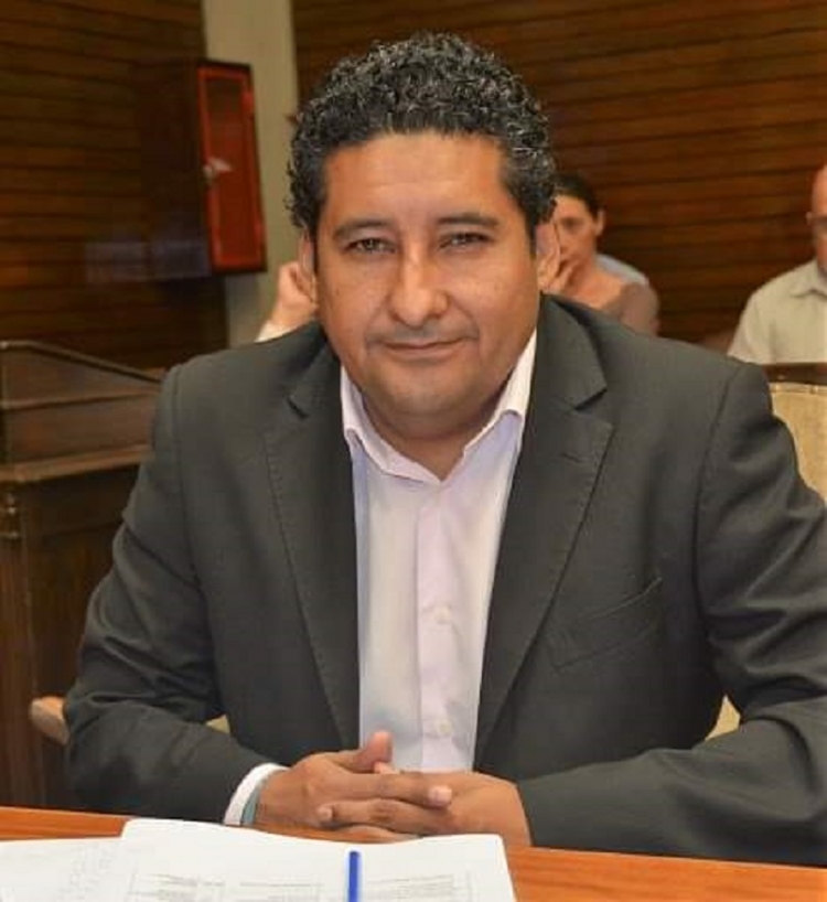 Sanabia cuestiono a senador Snopek