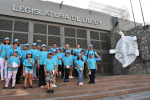 La escuela en la legislatura: alumnos de el aguilar recorrieron la casa de todos los juje&ntilde;os