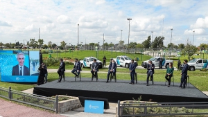El Presidente lanz&oacute; el programa de seguridad para la construcci&oacute;n de 4.000 paradas de colectivos