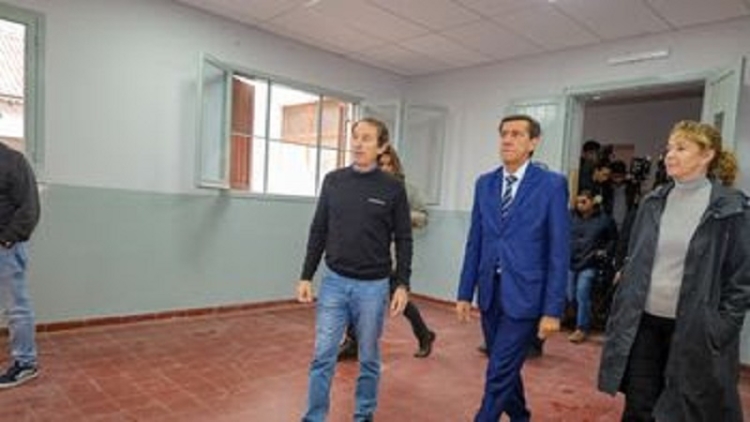 Los ministros Sadir y Bovi recorrieron el avance de obra en el Hogar Escuela