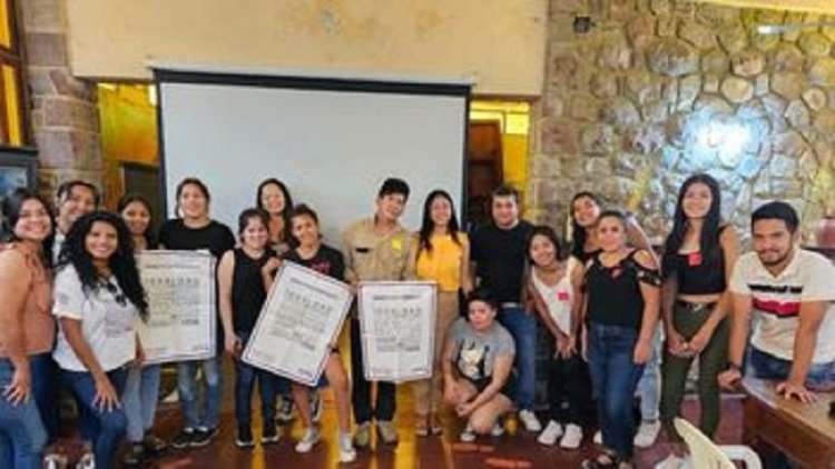 La Escuela de J&oacute;venes Defensores de Derechos Humanos en plena ejecuci&oacute;n