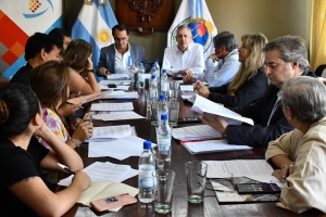 Avanzan en un proyecto que busca implementar nuevas tecnolog&iacute;as al Sistema Alternativo de Taxis