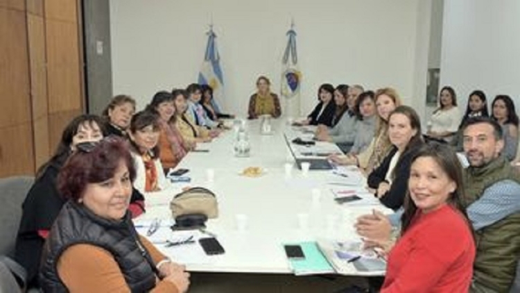 Positivo encuentro entre educaci&oacute;n y ADEP para avanzar en diferentes pedidos