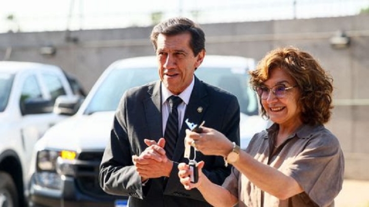 La Provincia adquiri&oacute; 10 m&oacute;viles para fortalecer la log&iacute;stica en el Ministerio de Educaci&oacute;n