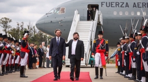 Boric lleg&oacute; a la Argentina y este lunes ser&aacute; recibido por Alberto Fern&aacute;ndez