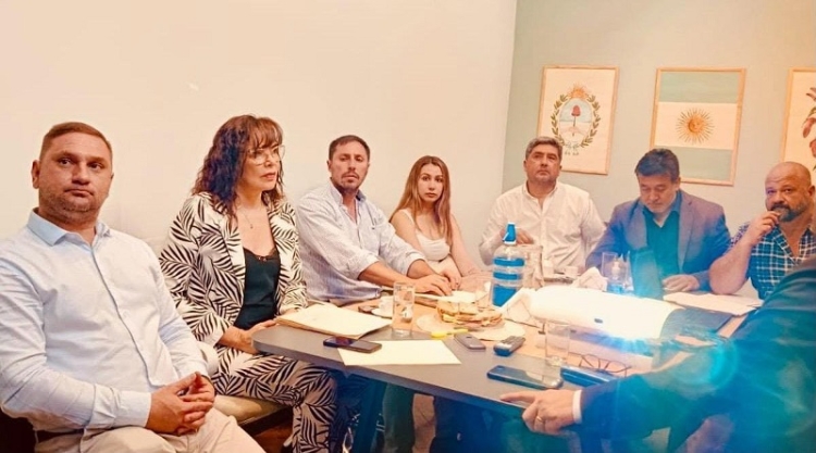 Mat&iacute;as Patern&oacute; trabaja su proyecto de ley de r&eacute;gimen de coparticipaci&oacute;n con el foro de concejales de LLA