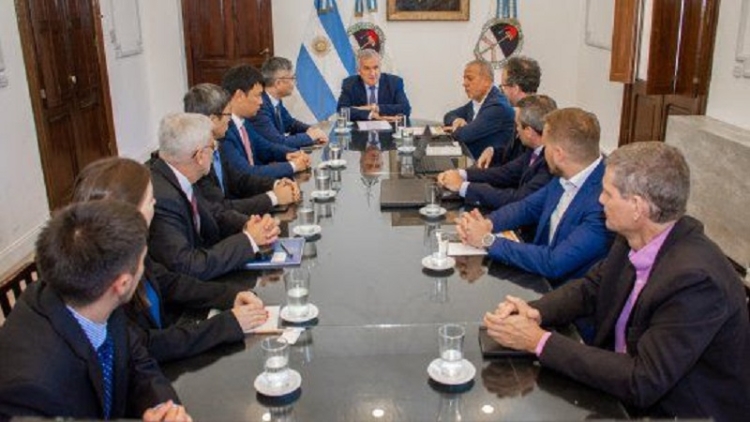Empresa china, interesada en fabricar en Jujuy insumos para la producci&oacute;n de carbonato de litio