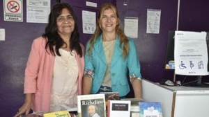 Entregan libros para una instituci&oacute;n Educativa en Contexto de Encierro