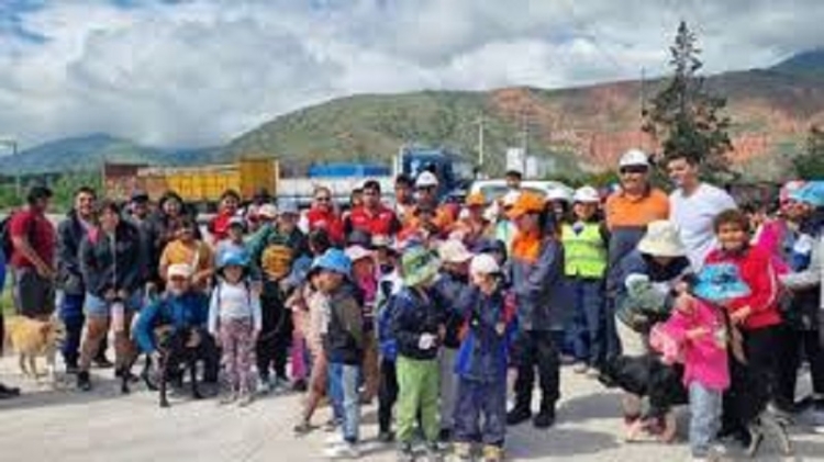 Realizaron un ejercicio de evacuaci&oacute;n parcial en Volc&aacute;n